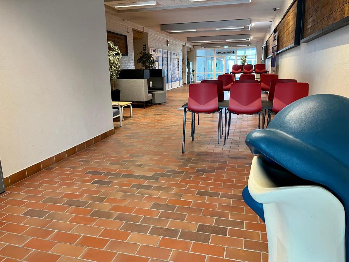 Vandrerhjem Idraetscenter - -